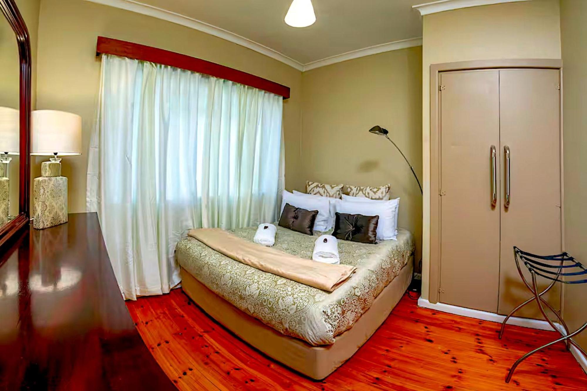 Munro Suites Port Elizabeth Esterno foto